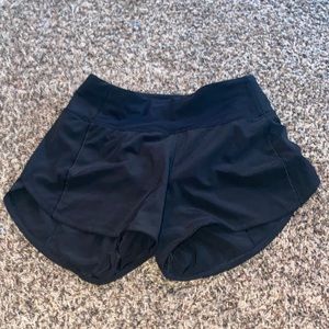 lululemon black speed up shorts